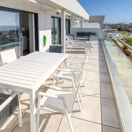Apartamento Luxuriously Appointed New Modern With Sea Views *