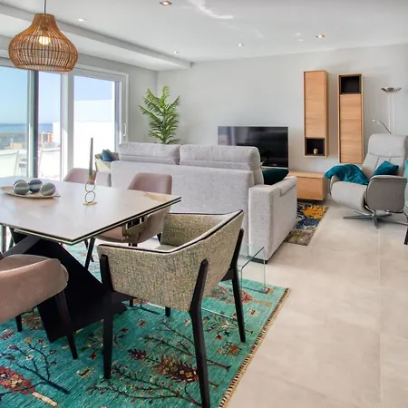 Apartamento Luxuriously Appointed New Modern With Sea Views *
